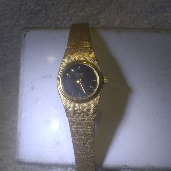 Seiko SQ Quartz Dress Watch 2250-S60643 Women Black Dial Gold Band New Bat Nice - Picture 1 of 12